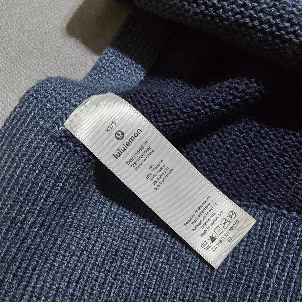 Lululemon Opened Up Poncho Women XS/S Blue Cashmere Blend Short Sleeve - Picture 4 of 6